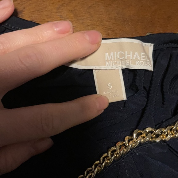 Gently worn MK slit sleeve top with chain - Picture 3 of 3